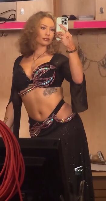 Nikkita lyons  page leaked private photo uncensored HD quality