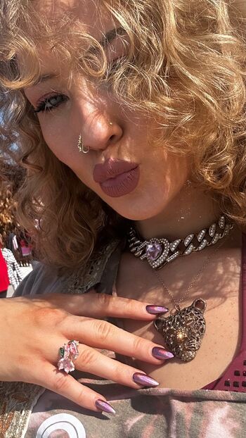 Nikkita lyons  page leaked private photo uncensored HD quality
