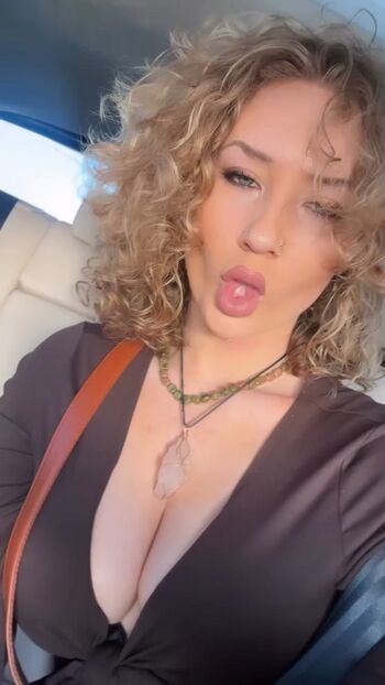 Nikkita lyons  page leaked private photo uncensored HD quality