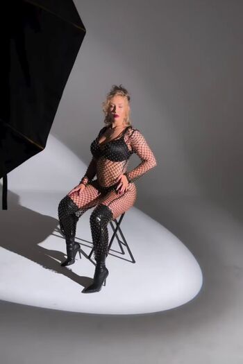 Nikkita lyons  page leaked private photo uncensored HD quality