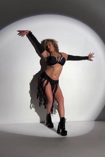 Nikkita lyons  page leaked private photo uncensored HD quality