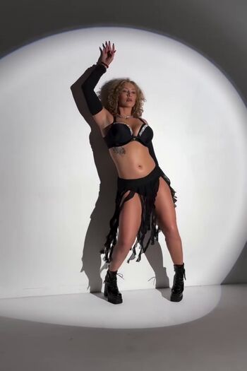 Nikkita lyons  page leaked private photo uncensored HD quality