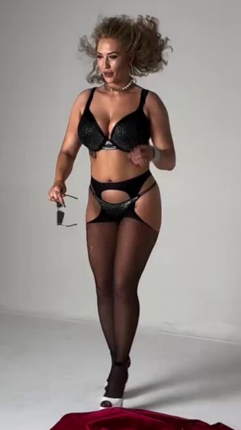 Nikkita lyons  page leaked private photo uncensored HD quality
