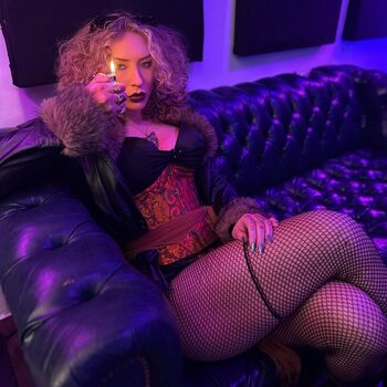 Nikkita lyons  page leaked private photo uncensored HD quality
