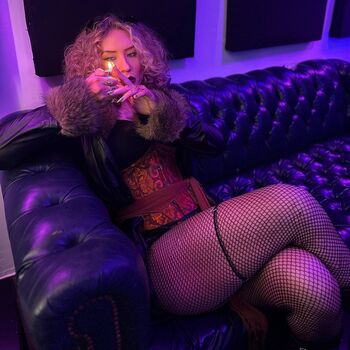Nikkita lyons  page leaked private photo uncensored HD quality