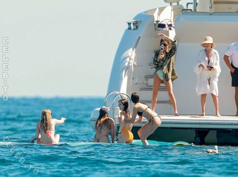Nina dobrev page leaked private photo uncensored HD quality
