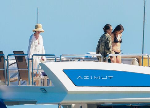 Nina dobrev page leaked private photo uncensored HD quality
