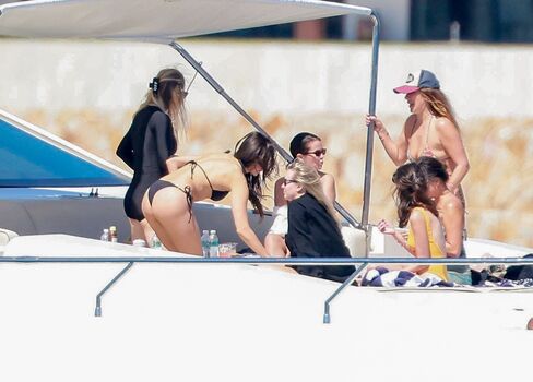 Nina dobrev page leaked private photo uncensored HD quality