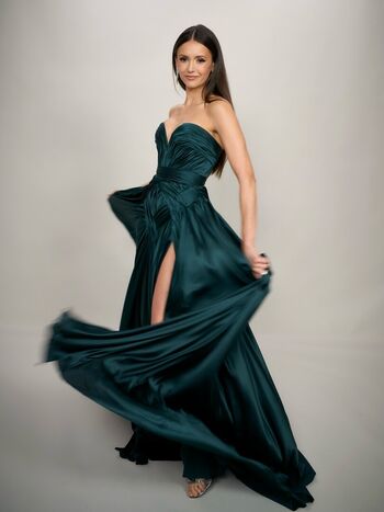 Nina dobrev leaked private photo uncensored HD quality