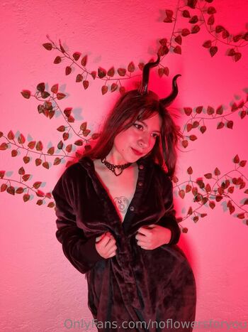 Noflowersforyou page leaked private photo uncensored HD quality