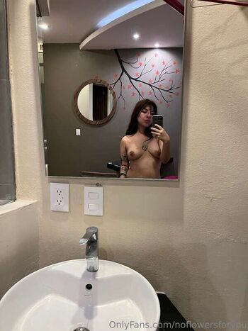 Noflowersforyou page leaked private photo uncensored HD quality
