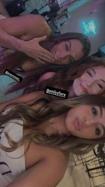 Notemilyb page leaked private photo uncensored HD quality