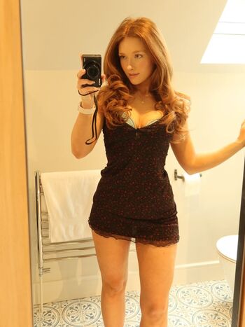Phoebeisginger page leaked private photo uncensored HD quality