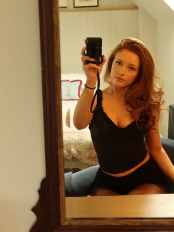Phoebeisginger page leaked private photo uncensored HD quality