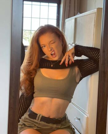 Phoebeisginger page leaked private photo uncensored HD quality