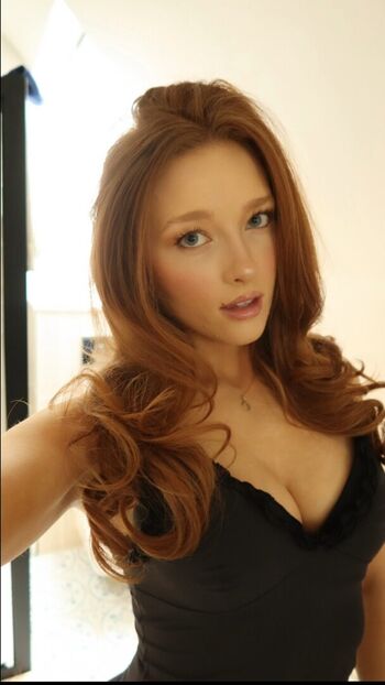 Phoebeisginger page leaked private photo uncensored HD quality
