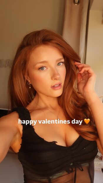 Phoebeisginger page leaked private photo uncensored HD quality