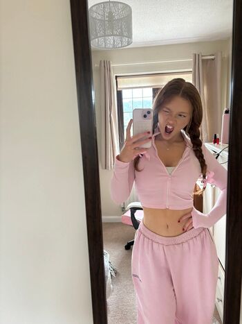 Phoebeisginger page leaked private photo uncensored HD quality