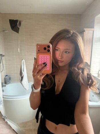 Phoebeisginger page leaked private photo uncensored HD quality