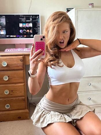 Phoebeisginger page leaked private photo uncensored HD quality