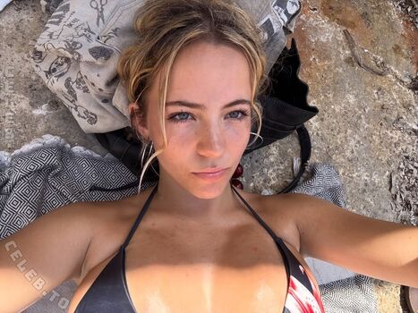 Pretendingberosalie leaked private photo uncensored HD quality