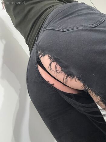 Roomtoavoid page leaked private photo uncensored HD quality