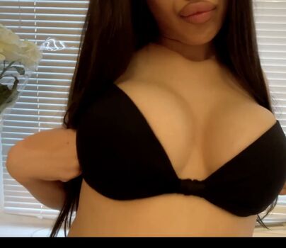Rosenavillifana leaked private photo uncensored HD quality