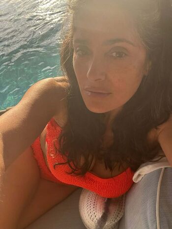 Salma hayek  page leaked private photo uncensored HD quality