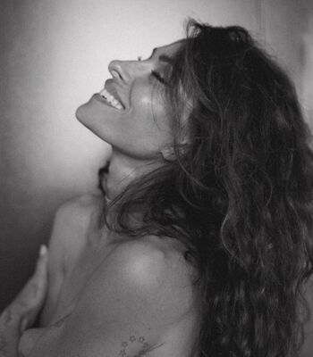 Sarah shahi page leaked private photo uncensored HD quality