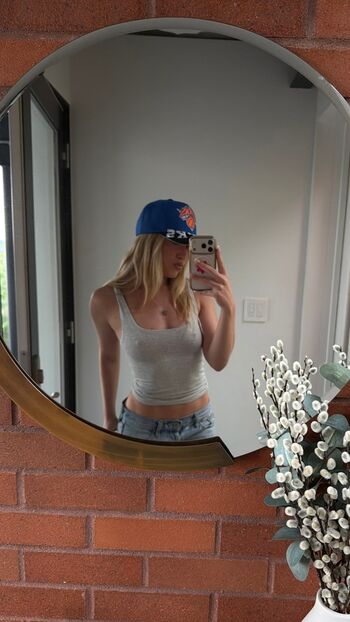 Scarlet aviram leaked private photo uncensored HD quality
