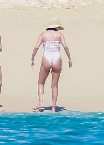 Selena gomez  page leaked private photo uncensored HD quality