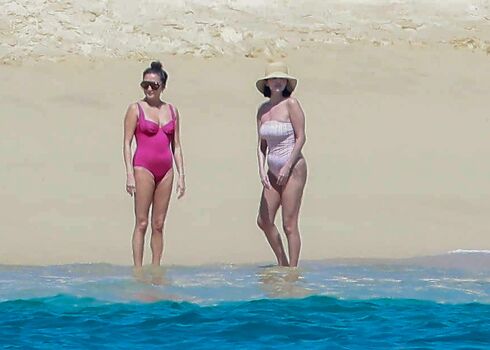 Selena gomez  page leaked private photo uncensored HD quality