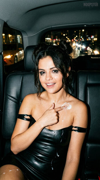 Selena gomez  page leaked private photo uncensored HD quality