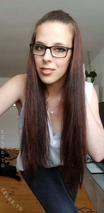 Senta kristall leaked private photo uncensored HD quality