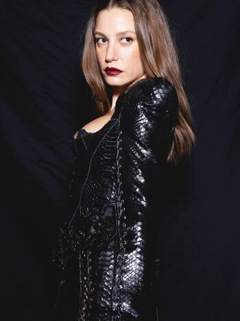 Serenay sarkaya leaked private photo uncensored HD quality