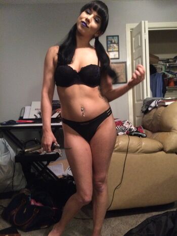 Show your girlfriend leaked private photo uncensored HD quality