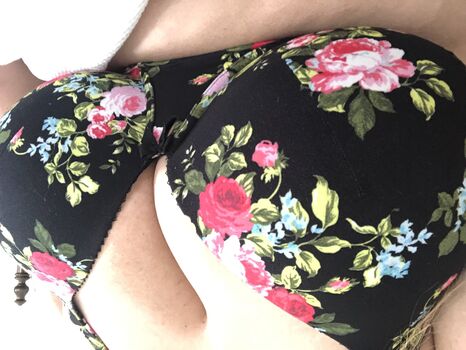 Show your girlfriend page leaked private photo uncensored HD quality
