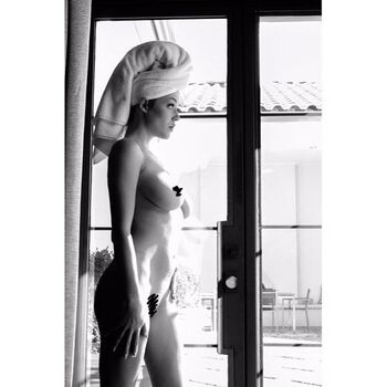 Show your girlfriend page leaked private photo uncensored HD quality
