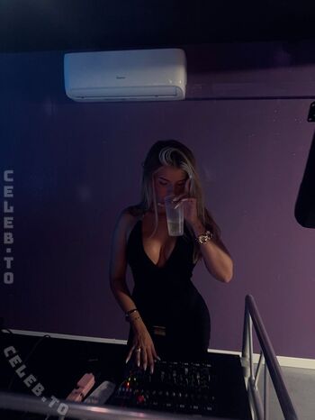 Sophie schnur page leaked private photo uncensored HD quality