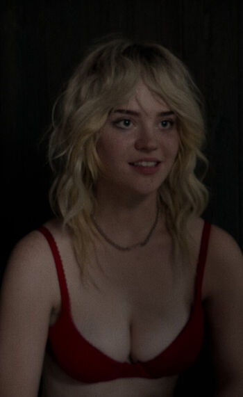 Sophie thatcher page leaked private photo uncensored HD quality