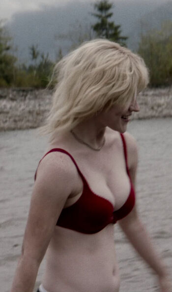 Sophie thatcher page leaked private photo uncensored HD quality