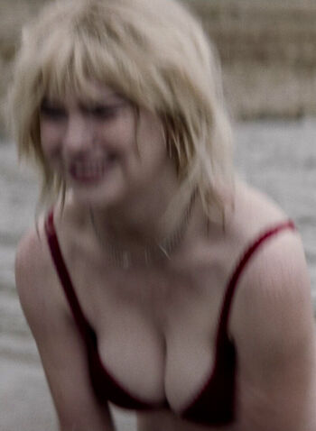 Sophie thatcher page leaked private photo uncensored HD quality