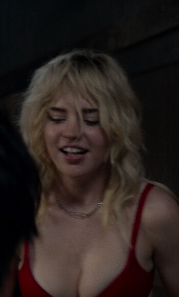 Sophie thatcher page leaked private photo uncensored HD quality