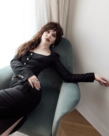 Sophie thatcher page leaked private photo uncensored HD quality