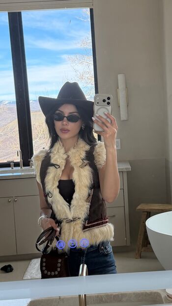 Sssniperwolf  page leaked private photo uncensored HD quality