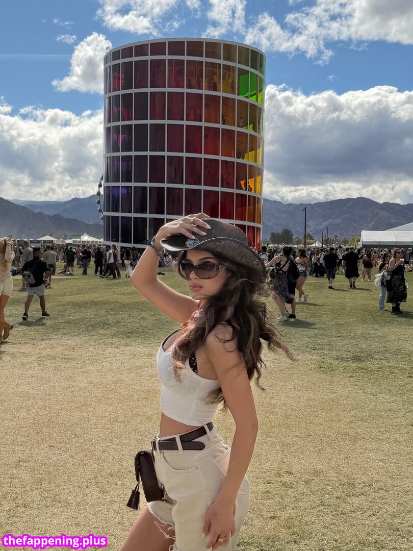Sssniperwolf / leaked private photo uncensored HD quality