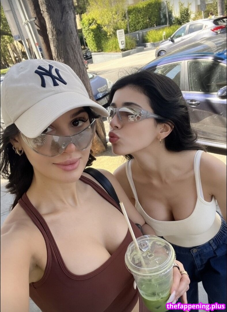 Sssniperwolf / leaked private photo uncensored HD quality
