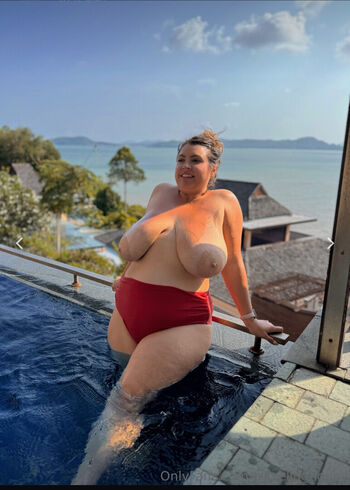 Traveling hoppy leaked private photo uncensored HD quality