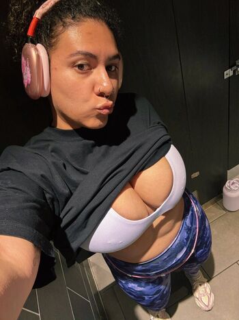 Valeriezun leaked private photo uncensored HD quality