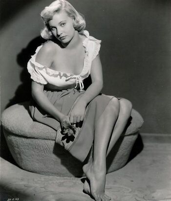Vintage sexy celebs page leaked private photo uncensored HD quality